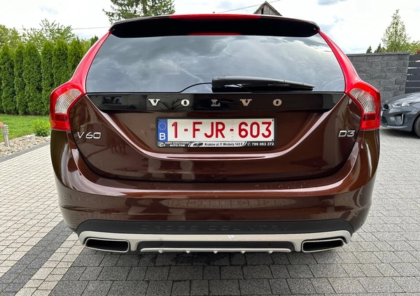 Volvo V60 Cross Country cena 67000 przebieg: 190000, rok produkcji 2018 z Kraków małe 742